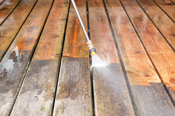 Best Pool Deck Cleaning  in St Helen, MI
